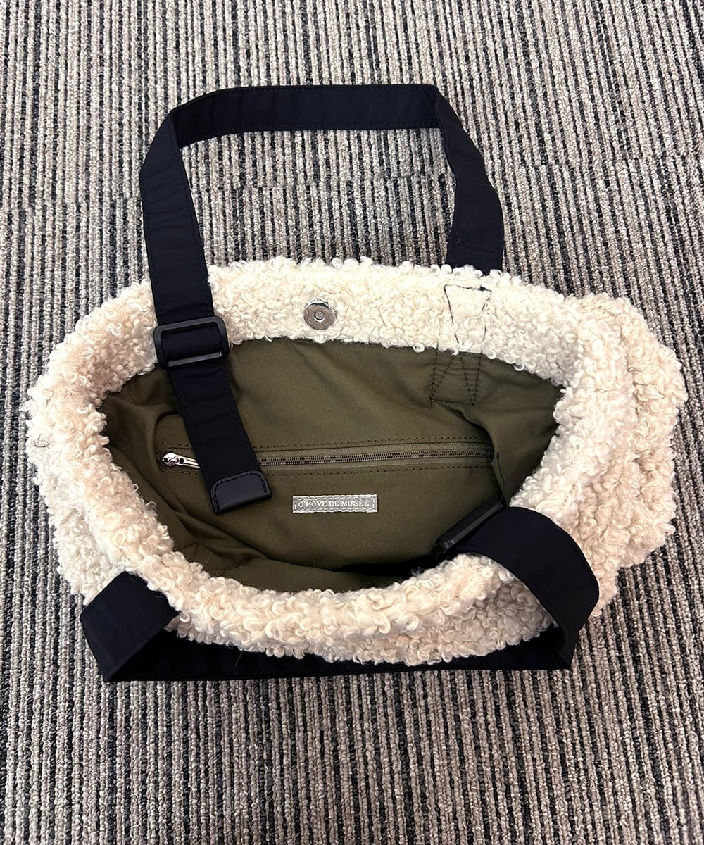 ZM5AE08079 al'aise modulation(アレーズモジュレーション) ボアスクエアトートバッグ ホワイト