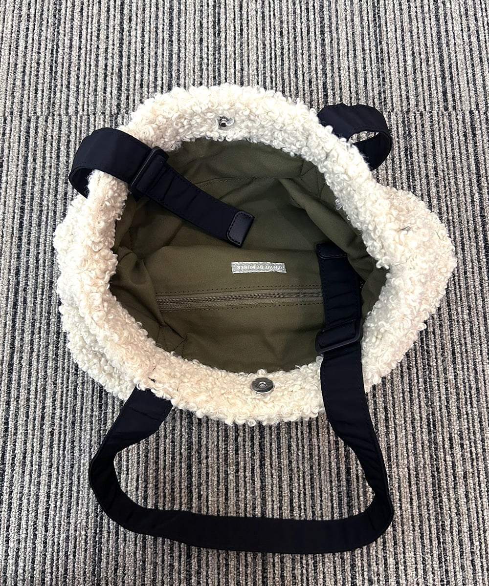 ZM5AE08079 al'aise modulation(アレーズモジュレーション) ボアスクエアトートバッグ ホワイト