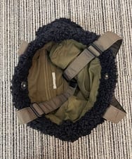 ZM5AE08079 al'aise modulation(アレーズモジュレーション) ボアスクエアトートバッグ ブラック