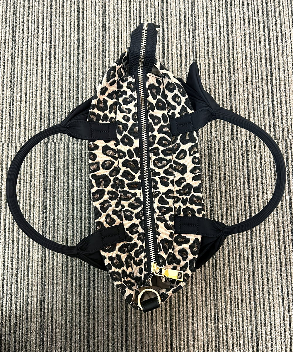 ZM5AE09085 al'aise modulation(アレーズモジュレーション) リボンハンドルレオパードトートバッグ ベージュ