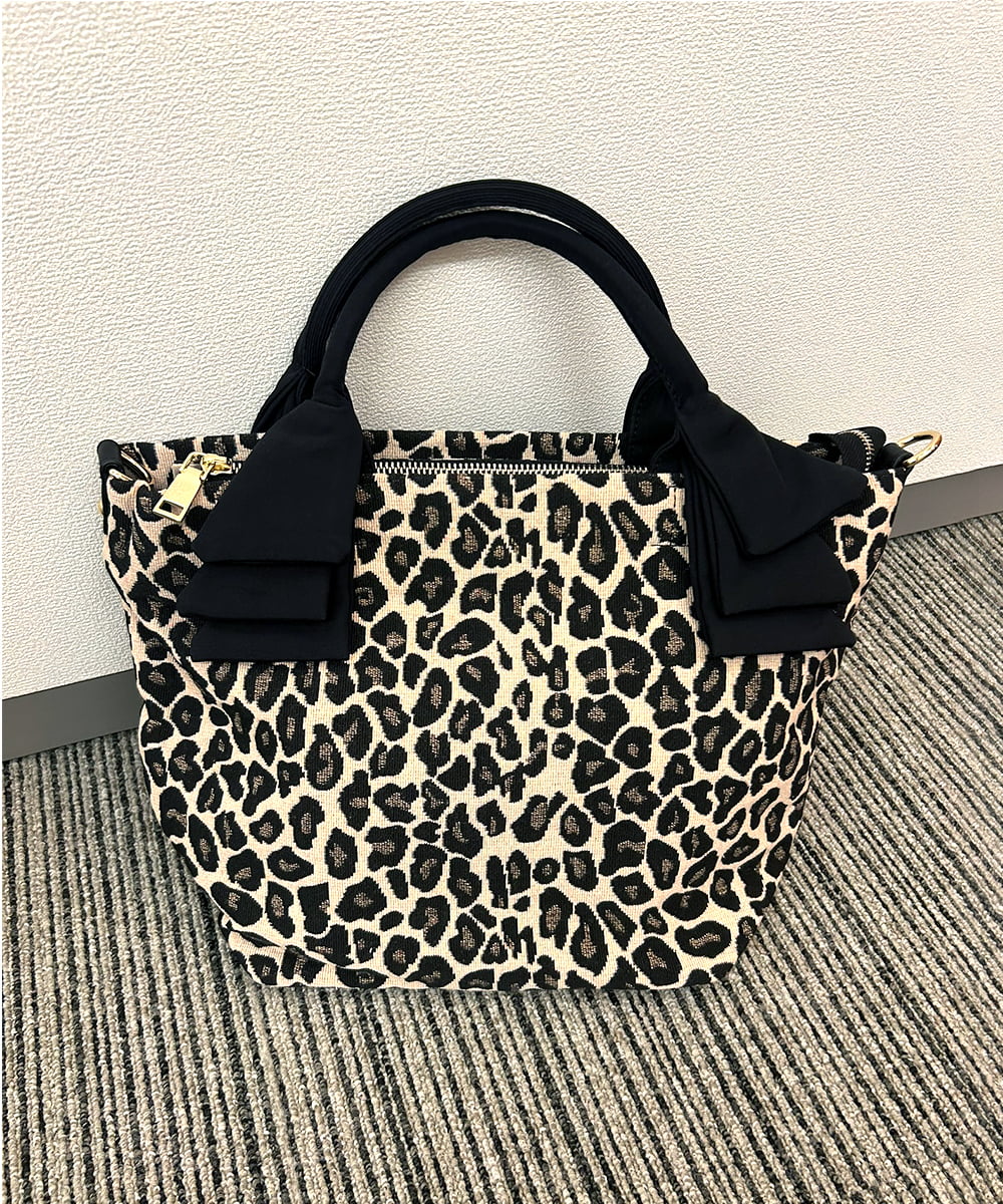 ZM5AE09085 al'aise modulation(アレーズモジュレーション) リボンハンドルレオパードトートバッグ ベージュ