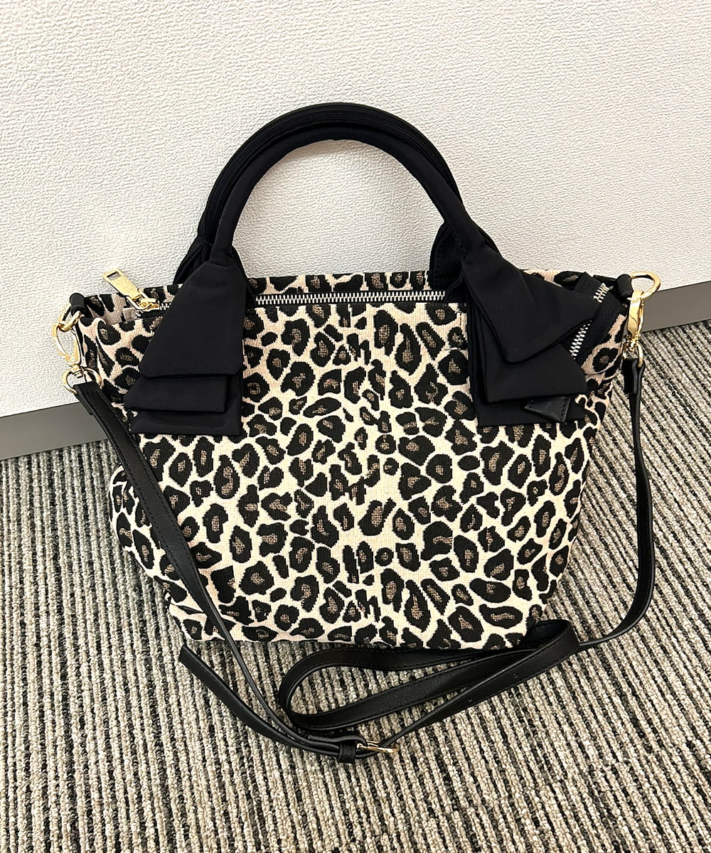 ZM5AE09085 al'aise modulation(アレーズモジュレーション) リボンハンドルレオパードトートバッグ ベージュ