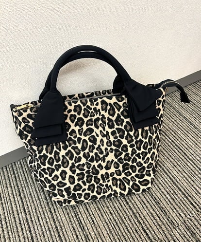 ZM5AE09085  リボンハンドルレオパードトートバッグ