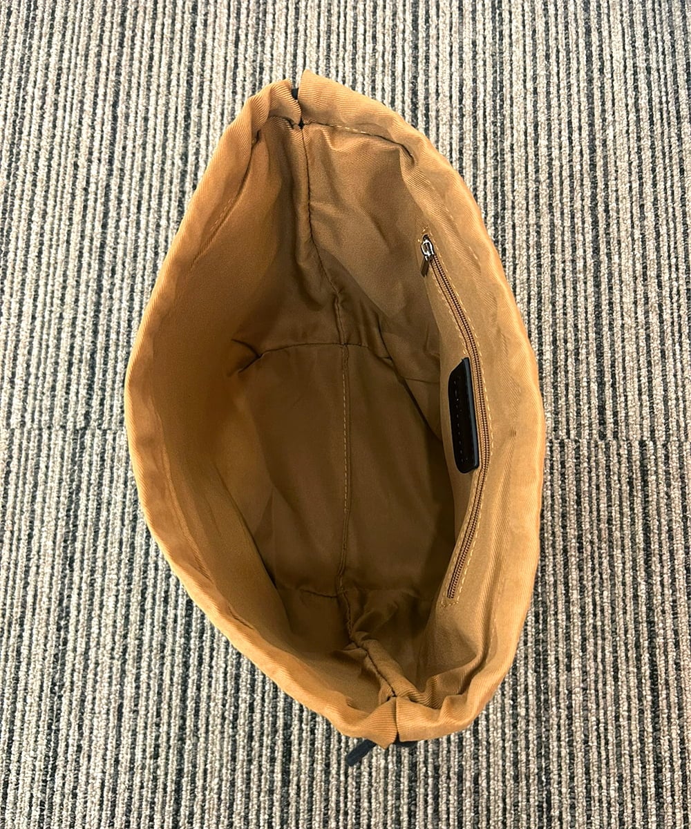 ZM5AE10098 al'aise modulation(アレーズモジュレーション) スエード風パイピングトートバッグ ブラウン