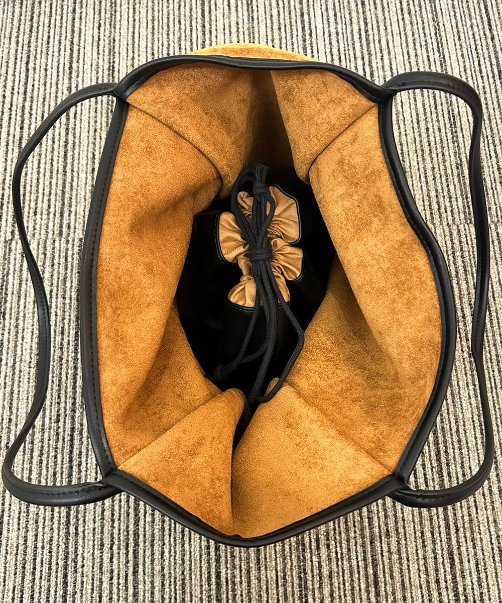 ZM5AE10098 al'aise modulation(アレーズモジュレーション) スエード風パイピングトートバッグ ブラウン