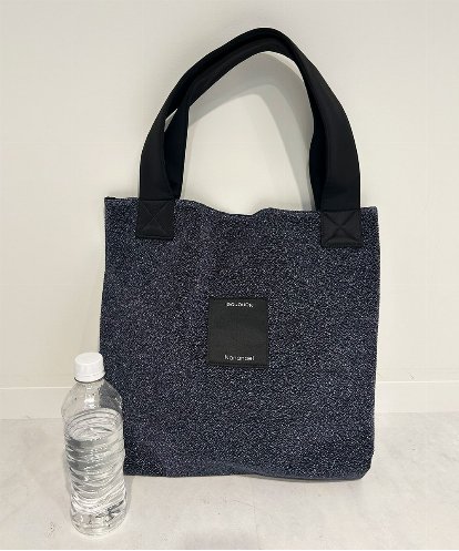 ZM5AE15050 al'aise modulation メタリックフラットスクエアトート