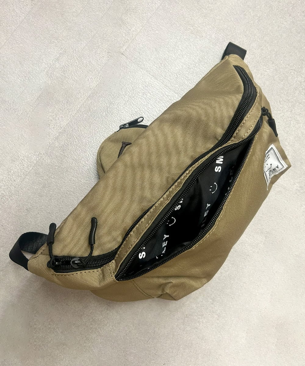 ZM5GB26060 al'aise modulation(アレーズモジュレーション) SMILEYポーチ付ボディバッグ ベージュ