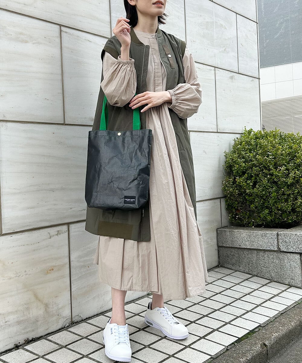 ZM5GT15042 al'aise modulation(アレーズモジュレーション) 【日本製】スリムトートバッグ グリーン