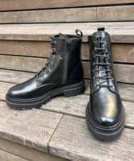 ZM6AE03208 al'aise modulation(アレーズモジュレーション) レースアップレザーブーツ ブラック