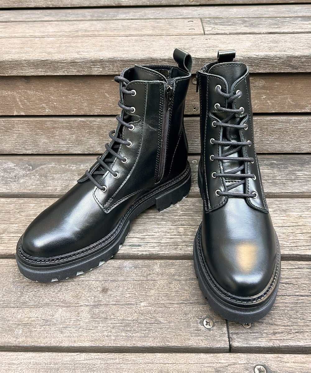 ZM6AE03208 al'aise modulation(アレーズモジュレーション) レースアップレザーブーツ ブラック