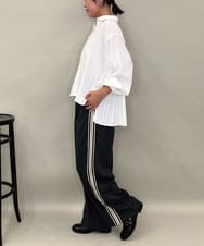 ZMBAE25128 al'aise modulation(アレーズモジュレーション) バックプリーツデザインブラウス ホワイト