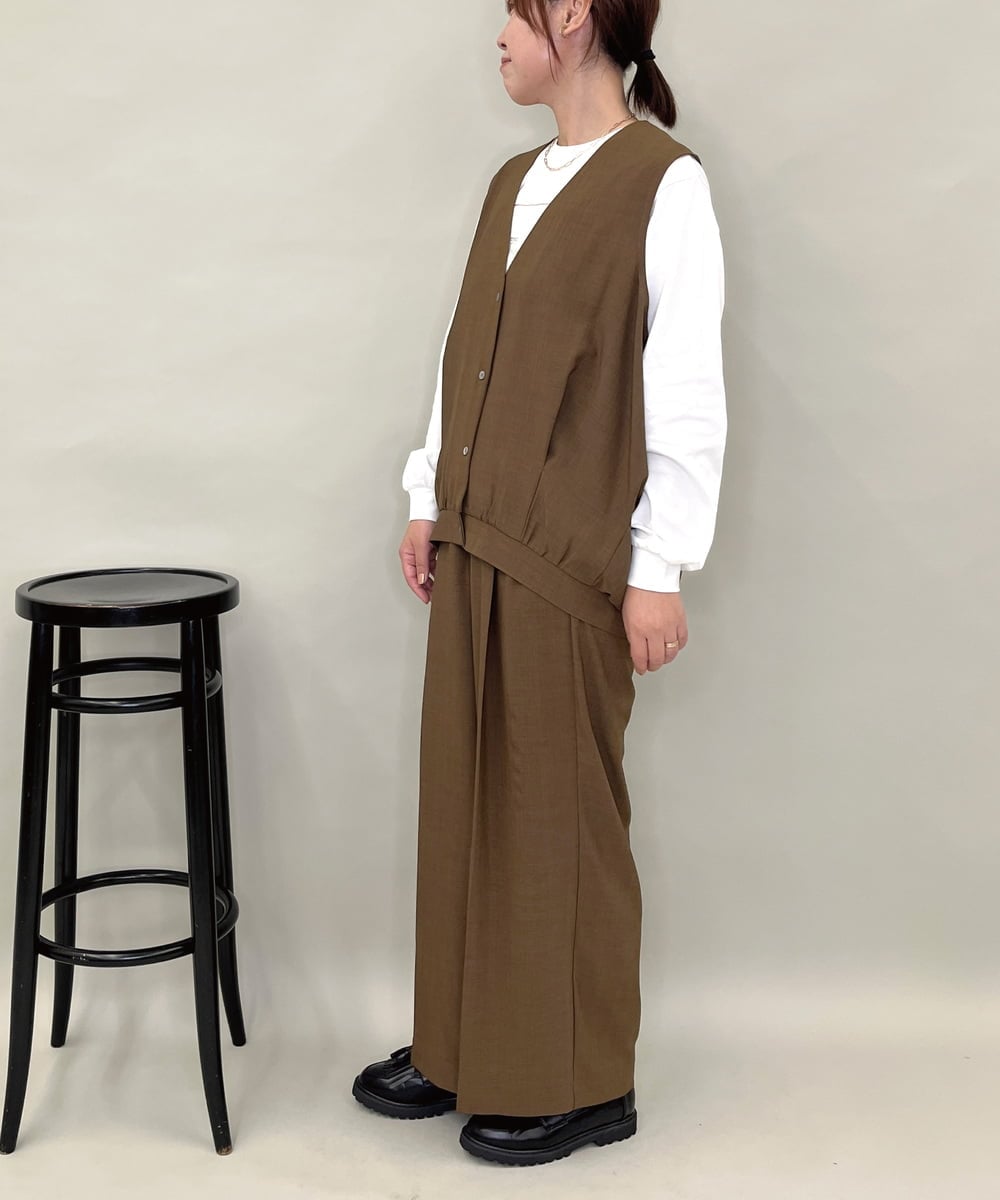 ZMBAE38150 al'aise modulation(アレーズモジュレーション) 【セットアップ対応】タックデザインボリュームシルエットベスト ブラウン