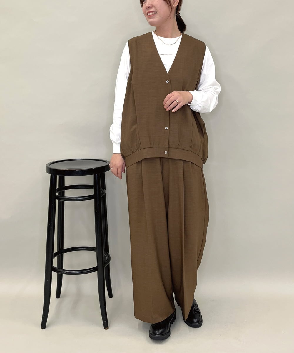 ZMBAE38150 al'aise modulation(アレーズモジュレーション) 【セットアップ対応】タックデザインボリュームシルエットベスト ブラウン