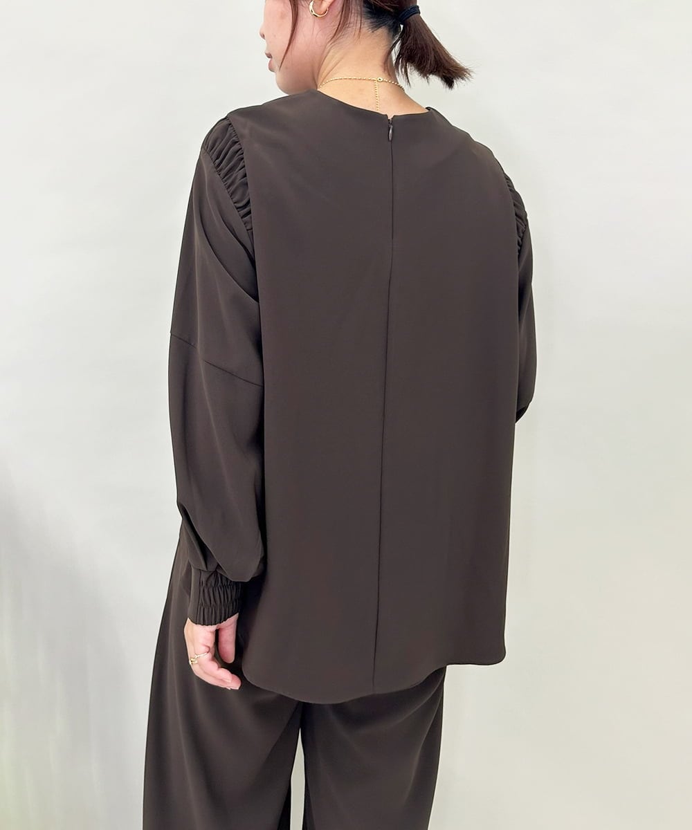 ZMBAE39158 al'aise modulation(アレーズモジュレーション) 【セットアップ対応】ギャザーアクセントデザインブラウス ブラウン