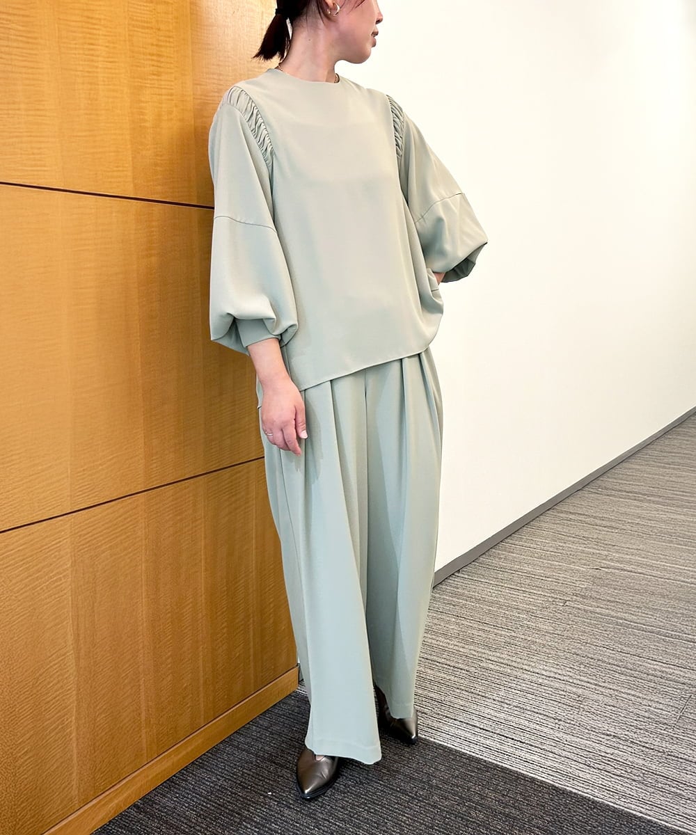 ZMBAE39158 al'aise modulation(アレーズモジュレーション) 【セットアップ対応】ギャザーアクセントデザインブラウス ライトグレー