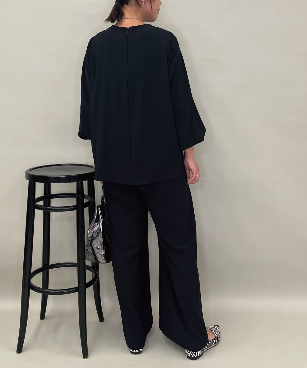 ZMBAE39158 al'aise modulation(アレーズモジュレーション) 【セットアップ対応】ギャザーアクセントデザインブラウス ブラック