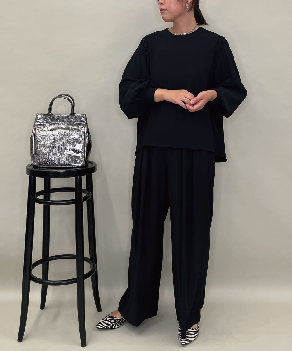 ZMBAE39158 al'aise modulation(アレーズモジュレーション) 【セットアップ対応】ギャザーアクセントデザインブラウス ブラック