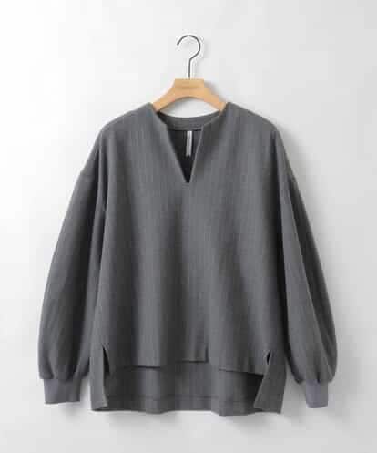 ZMBEE03148 al'aise modulation ピンストライプキーネックプルオーバー