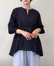 ZMBGE19095 al'aise modulation(アレーズモジュレーション) 【洗える】ラメドット切り替えフレアブラウス ネイビー