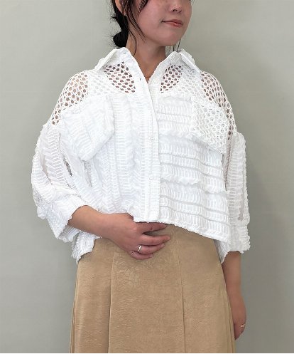 ZMBGE31130 al'aise modulation メッシュフリルコンビブラウス