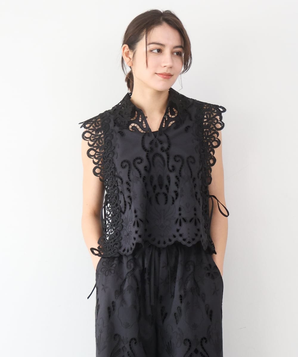 ZMBGE48118 al'aise modulation(アレーズモジュレーション) カットワークレースブラウスジレ ブラック