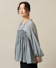 ZMBGE49190 al'aise modulation(アレーズモジュレーション) ニュアンスギャザースキッパーブラウス ライトブルー