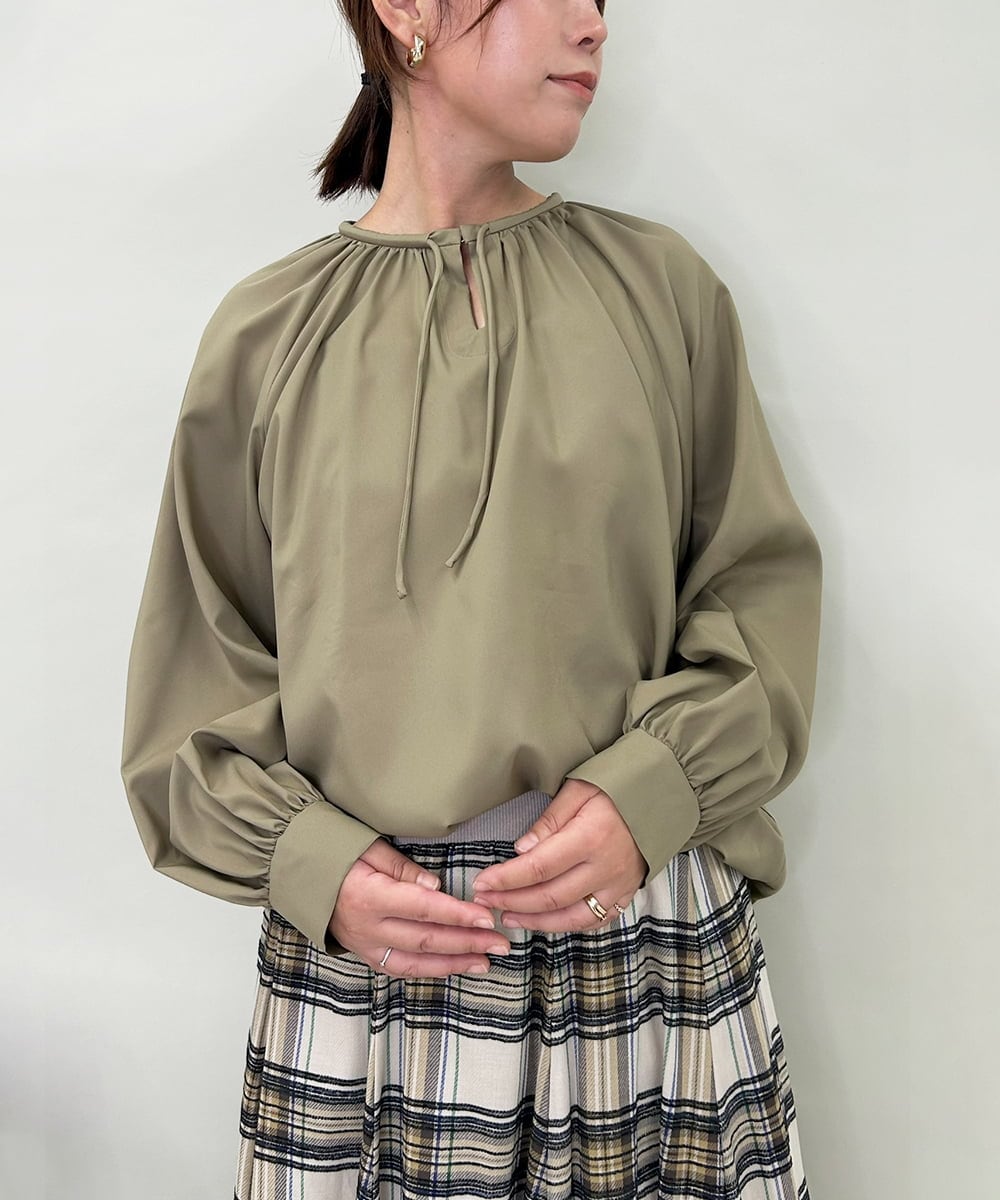 ZMBJB12110 al'aise modulation(アレーズモジュレーション) 【洗える】フロントリボンラグランブラウス カーキ