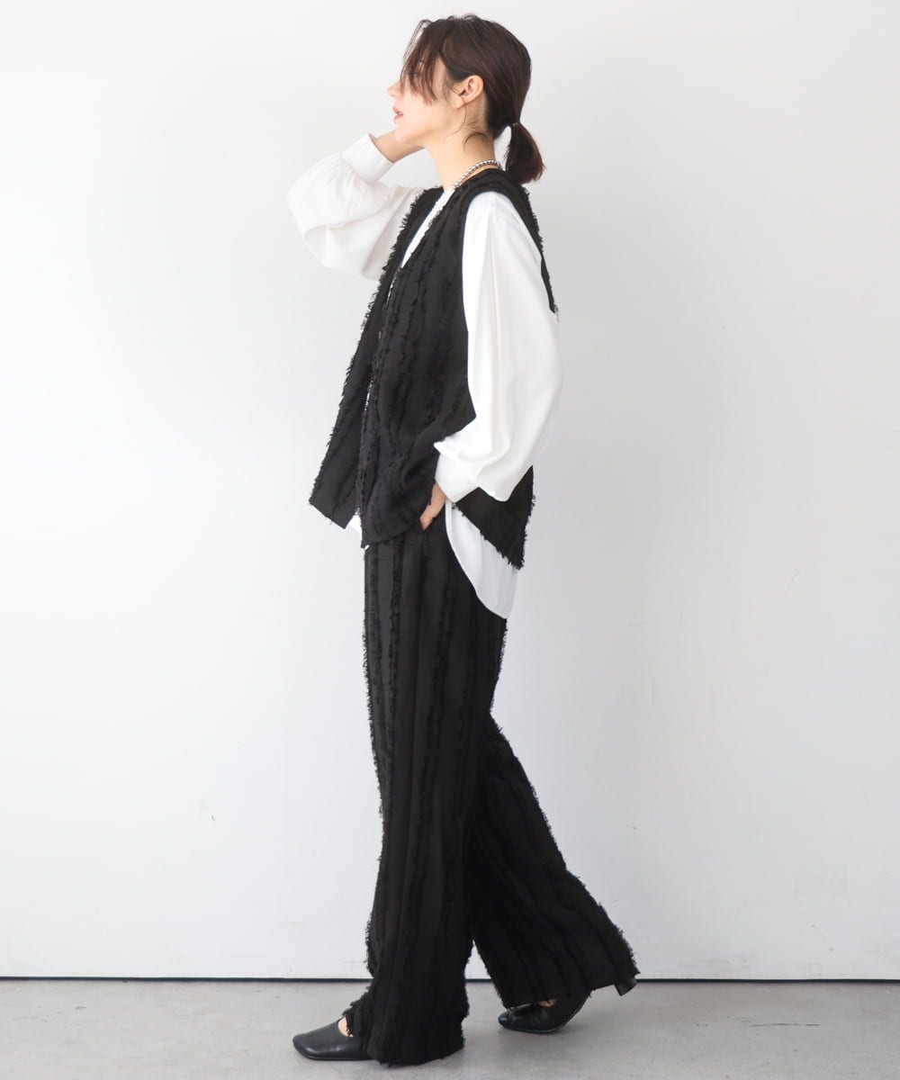 ZMDGE21110 al'aise modulation(アレーズモジュレーション) バックベルトボタンレスジレ ブラック