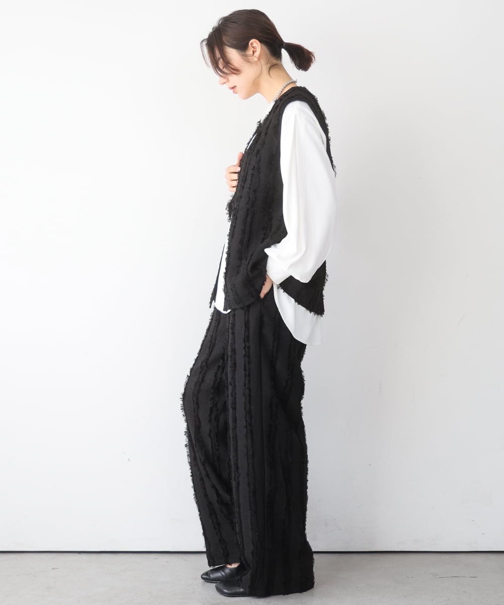 ZMDGE21110 al'aise modulation(アレーズモジュレーション) バックベルトボタンレスジレ ブラック