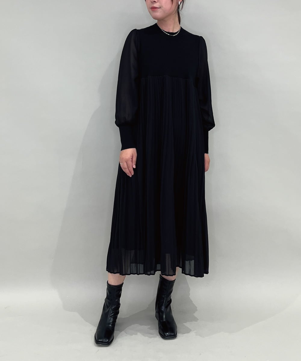 ZMEAE23169 al'aise modulation(アレーズモジュレーション) ニットジョイント切り替えプリーツワンピース ブラック