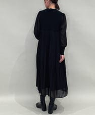 ZMEAE23169 al'aise modulation(アレーズモジュレーション) ニットジョイント切り替えプリーツワンピース ブラック