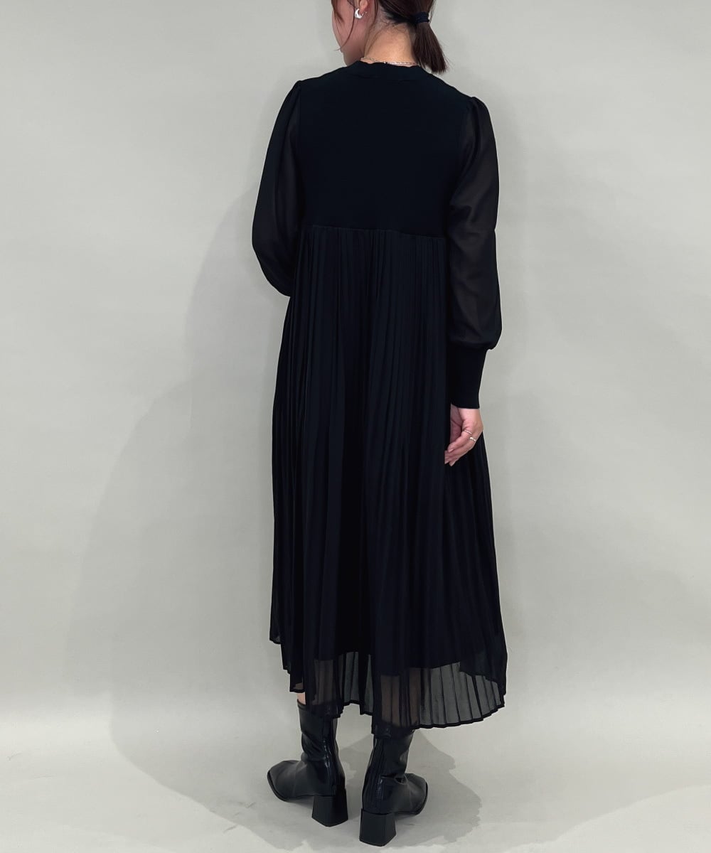 ZMEAE23169 al'aise modulation(アレーズモジュレーション) ニットジョイント切り替えプリーツワンピース ブラック