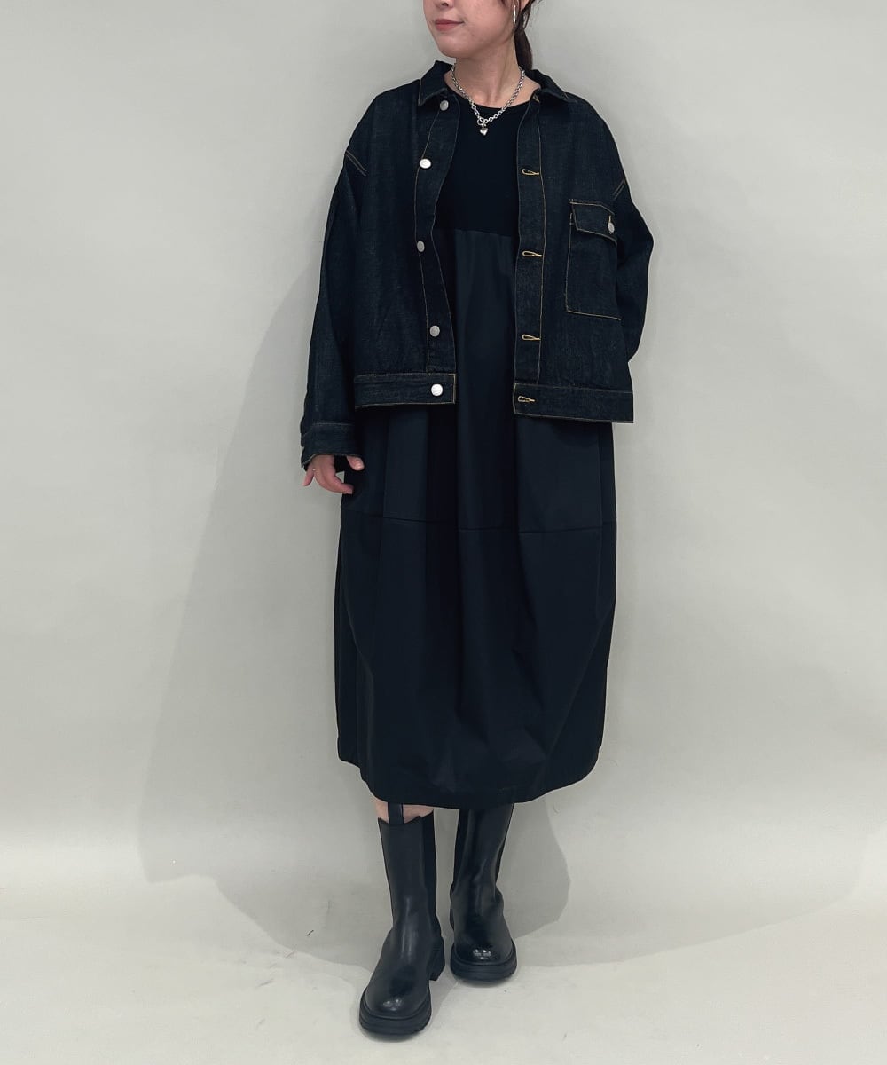 ZMEAE24179 al'aise modulation(アレーズモジュレーション) ジョイントデザインコクーンシルエットワンピース ブラック