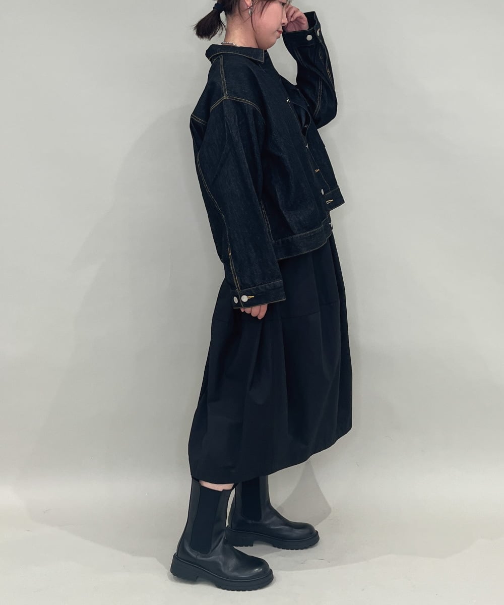 ZMEAE24179 al'aise modulation(アレーズモジュレーション) ジョイントデザインコクーンシルエットワンピース ブラック