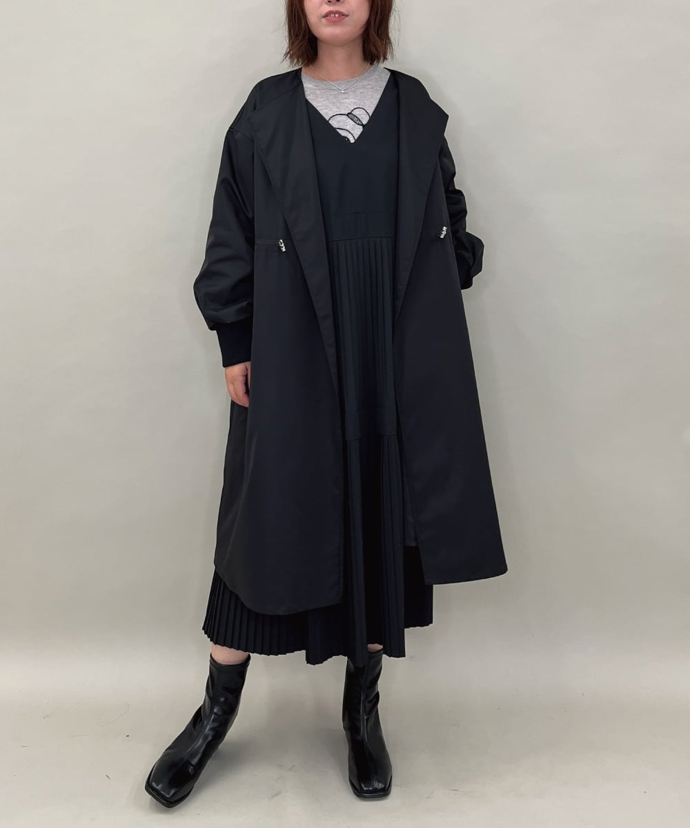 ZMEAE27140 al'aise modulation(アレーズモジュレーション) プリーツデザインスリーブレスワンピース ブラック