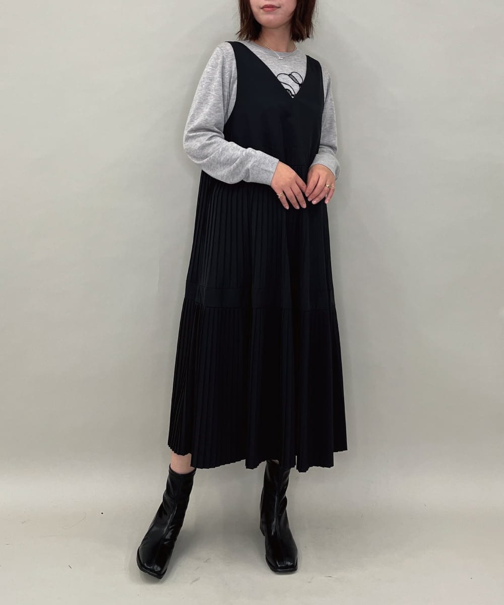 ZMEAE27140 al'aise modulation(アレーズモジュレーション) プリーツデザインスリーブレスワンピース ブラック