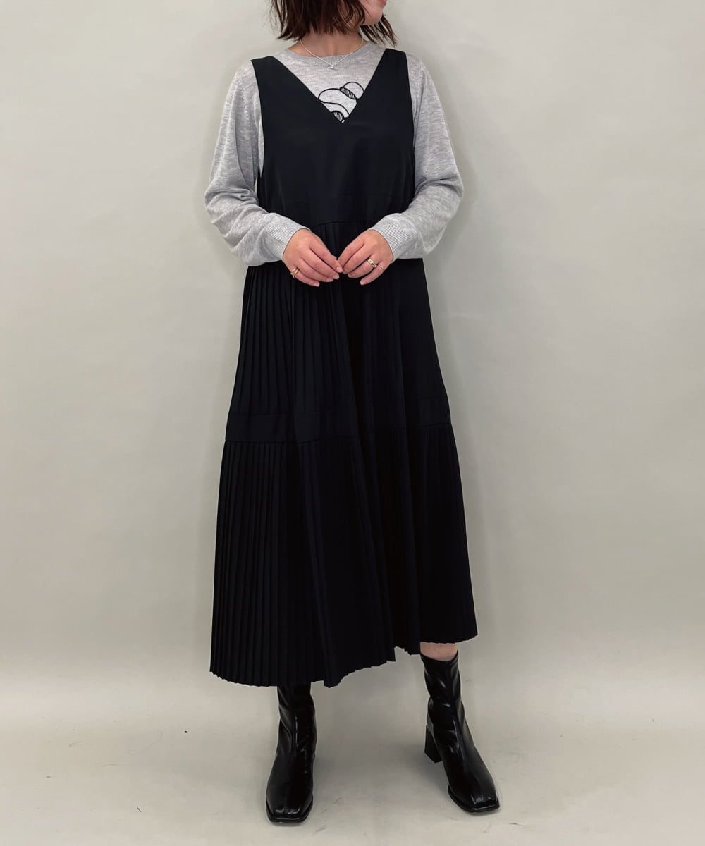 ZMEAE27140 al'aise modulation(アレーズモジュレーション) プリーツデザインスリーブレスワンピース ブラック