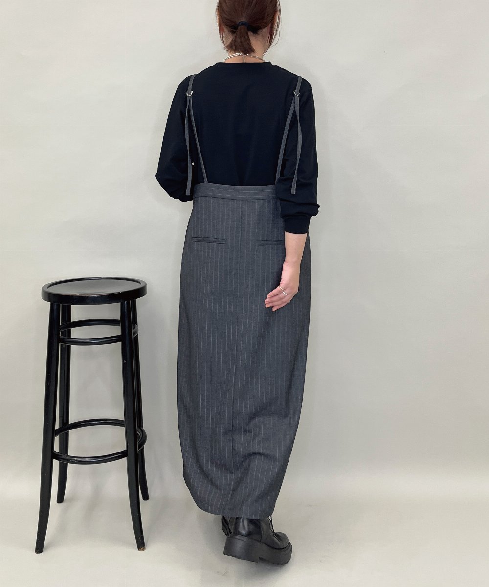 ZMEAE30190 al'aise modulation(アレーズモジュレーション) ピンストライプIラインジャンパースカート ダークグレー