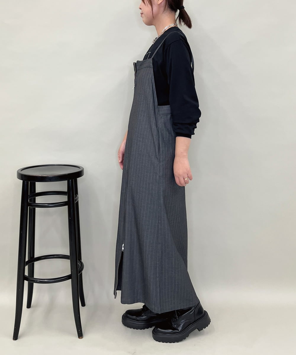 ZMEAE30190 al'aise modulation(アレーズモジュレーション) ピンストライプIラインジャンパースカート ダークグレー