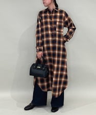 ZMEAE34168 al'aise modulation(アレーズモジュレーション) オンブレチェックシャツワンピース ネイビー