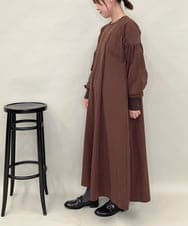 ZMEAE35180 al'aise modulation(アレーズモジュレーション) ギャザースリーブワンピース ブラウン