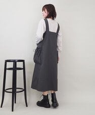 ZMEEE01160 al'aise modulation(アレーズモジュレーション) シャーリングポケットジャンパースカート ダークグレー