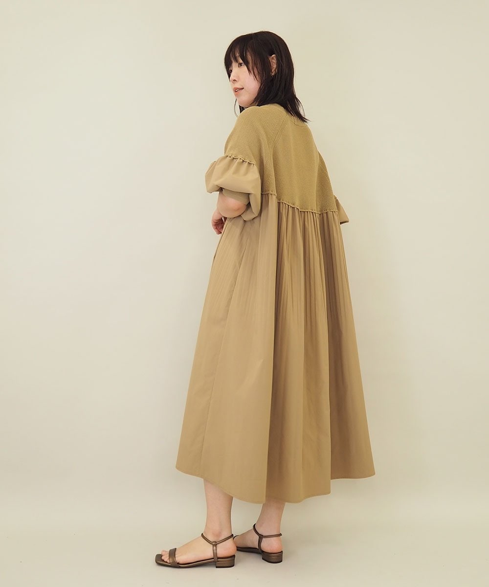 ZMEEE04169 al'aise modulation(アレーズモジュレーション) プリーツドッキングニットワンピース ベージュ