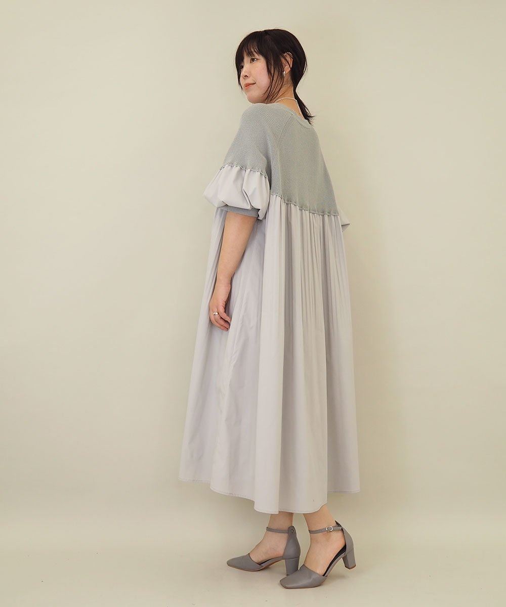 ZMEEE04169 al'aise modulation(アレーズモジュレーション) プリーツドッキングニットワンピース ライトグレー