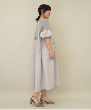 ZMEEE04169 al'aise modulation(アレーズモジュレーション) プリーツドッキングニットワンピース ライトグレー
