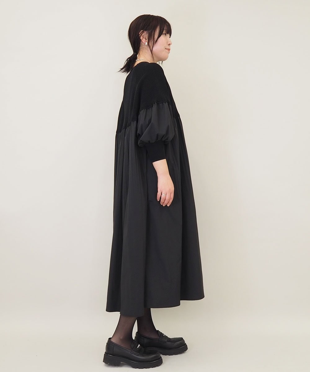 ZMEEE04169 al'aise modulation(アレーズモジュレーション) プリーツドッキングニットワンピース ブラック