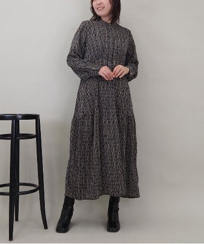 ZMEEE06135 al'aise modulation モノグラムプリントワンピース