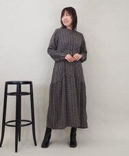 ZMEEE06135 al'aise modulation(アレーズモジュレーション) モノグラムプリントワンピース ネイビー