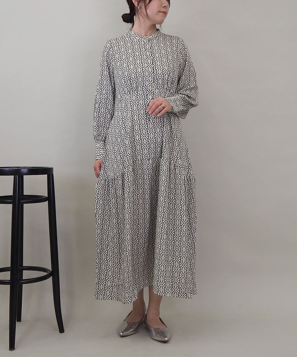 ZMEEE06135 al'aise modulation モノグラムプリントワンピース