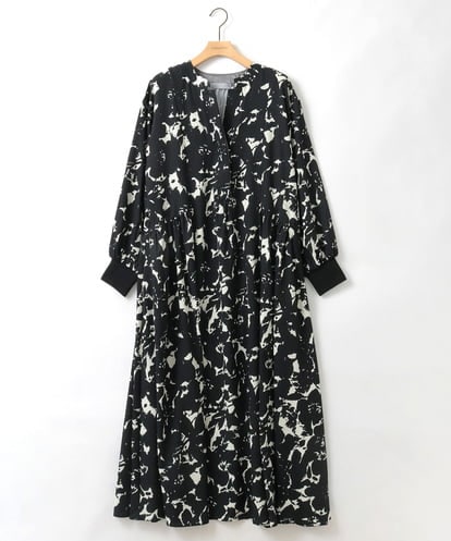 ZMEEE09136 al'aise modulation フラワープリントフレアワンピース